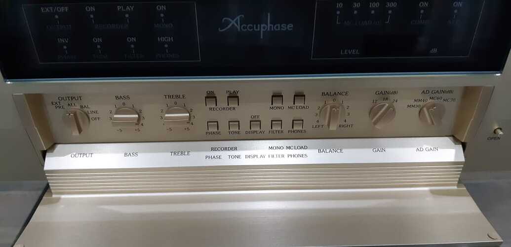 Preamplificator Accuphase C-2420